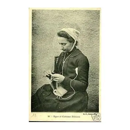 Carte postale 01 - Types et Costumes Bressan - Une bressane Bon Plan