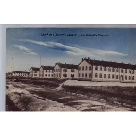Carte postale 02 - Camp de Sissonne - Les nouvelles casernes - Non voyage - Dos divise... Offre Du Jour