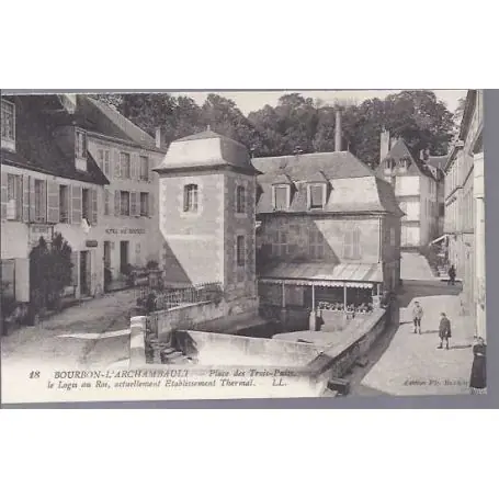 Jusqu’à Épuisement Des Stocks Carte postale 03 - Bourbon l'Archambault - Place des trois puits