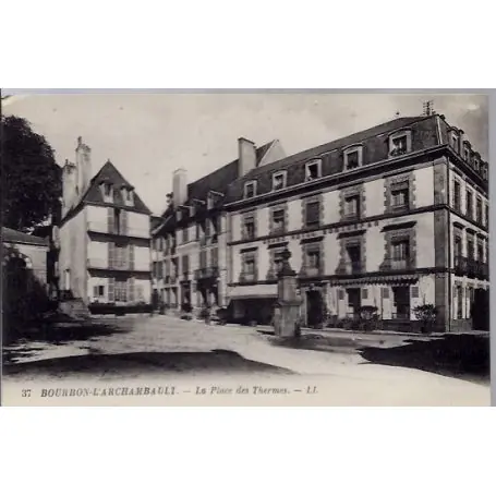 Retour Gratuit Carte postale 03 - Bourbon-l'Archambault - La place des Thermes - Non voyage - Dos divise...
