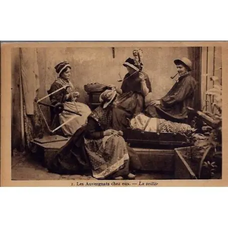 Carte postale 03 - Les auvergnats chez eux - La veillee - Voyage - Dos divise Vente Directe