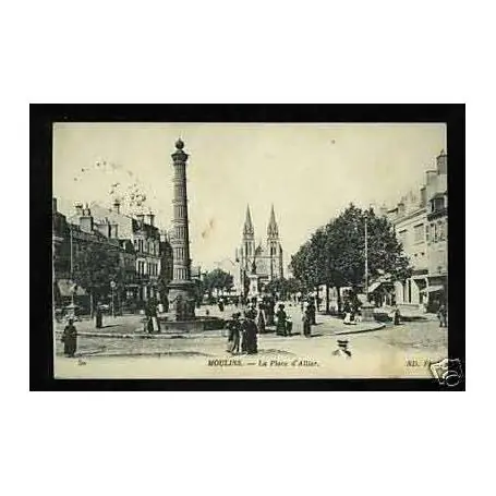 Carte postale 03 - Moulins - La place d'Allier Pas Cher