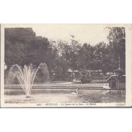 Carte postale 03 - Moulins - Le square de la Gare - Le bassin Promotion