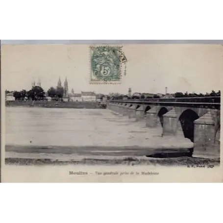 Carte postale 03 - Moulins - Vue generale prise de la Madeleine - Voyage - Dos divise... Bon Plan