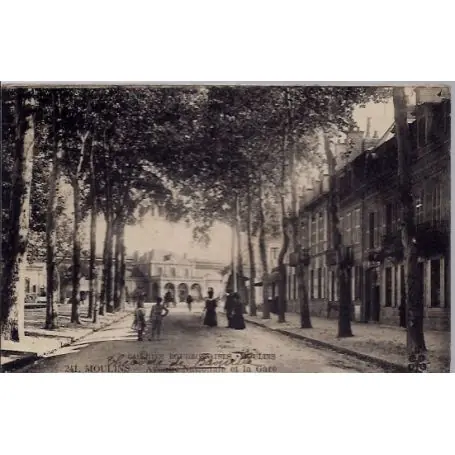 Carte postale 03 - Moulins -Galeries Bourbonnaises - Avenue nationale et la gare - Voyage ... Premium