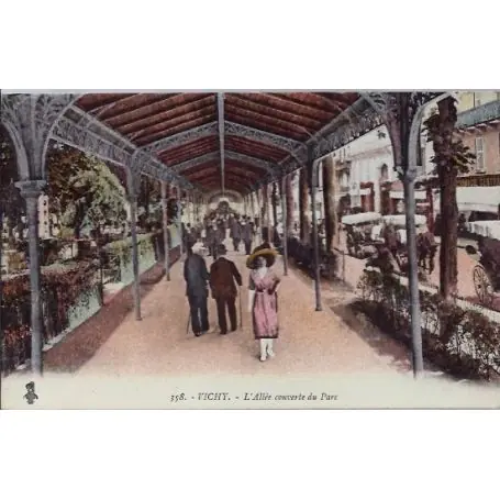 Carte postale 03 - Vichy - L'allee couverte du parc - Non voyage - Dos divise... Meilleur Choix
