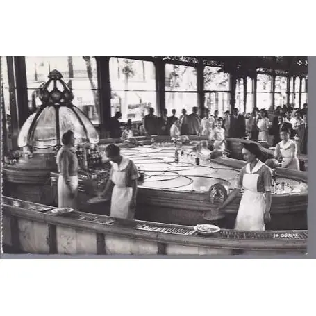 Carte postale 03 - Vichy - Source Chomel - 43° - CPSM Bon Plan