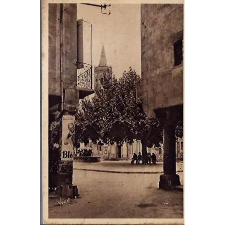 Pas Cher Carte postale 12 - Millau ( Aveyron) - Place de l'hotel de ville - Voyage - Dos divise