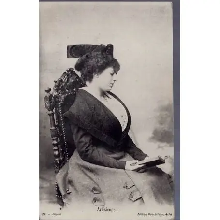 Achat Immédiat Carte postale 13 - Arles - Arlesienne - Voayge - Dos divise