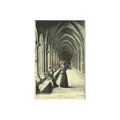 Offre Du Jour Carte postale 13 - ARLES - ARLESIENNES AU CLOITRE DE St-TROPHIME