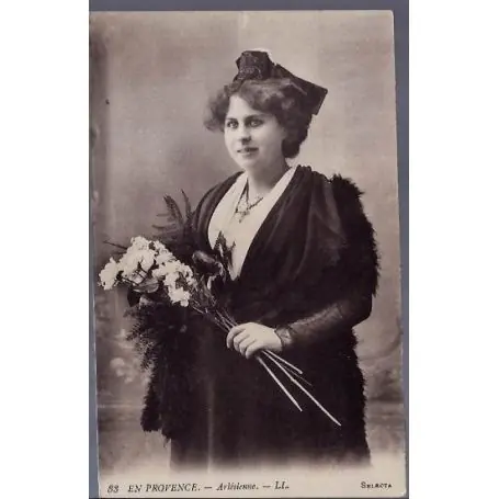 Carte postale 13 - En provence - Arlesienne - Voyage - Dos divise Usine Directe