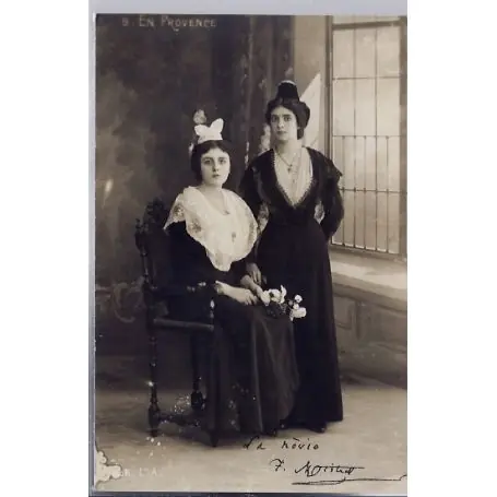 Carte postale 13 - En provence - deux femmes en costumes d'epoques - Non voyage - Dos divi... Meilleure Qualité