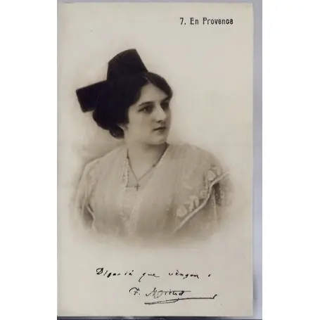 Carte postale 13 - En provence - Portrait d'une femme en costume d'epoque - Non voyage - D... Gros Lot