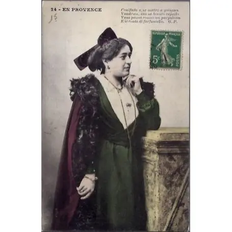 Carte postale 13 - En provence -femme en costume - Voyage - Dos divise Seulement Aujourd’hui