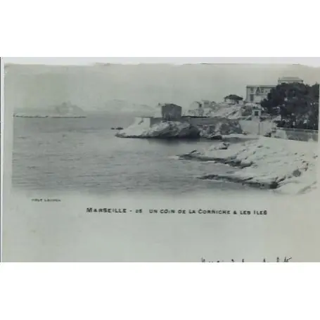 Carte postale 13 - Marseille - Un coin de la corniche et les iles- Voyage - Dos non divise... Vente Flash