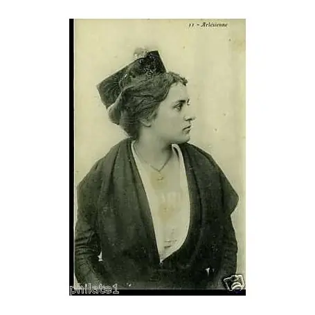 Carte postale 13 - Profil d'une Alesienne Authentique