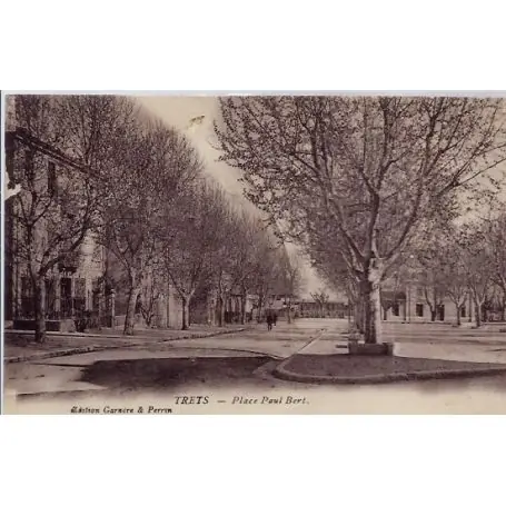 Carte postale 13 - Trets - Place Paul Bert - Voyage - Dos divise... Prix Promo
