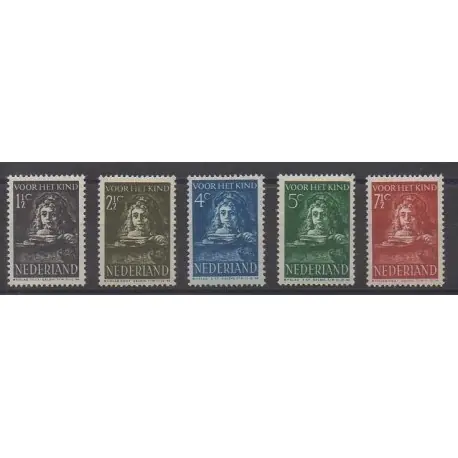 Livraison Mondiale Pays-Bas - 1941 - No 387/391 - Enfance