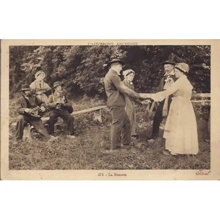 En Vogue Carte postale 15 - L'auvergne ancienne - La bourree
