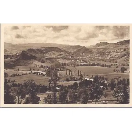 Carte postale 15 - Murat - Vue de la vallee de l'Alagnon Artisanat