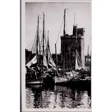 Solde Carte postale 17 - La rochelle - La tour St-Nicolas a l'entree du port - Non voyage - Dos...