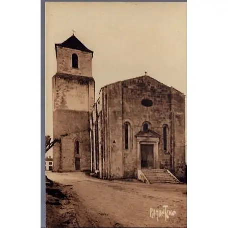 Carte postale 17 - Royan - Eglise Romane St-Pierre - Non voyage - Dos non divise... Prix Promo
