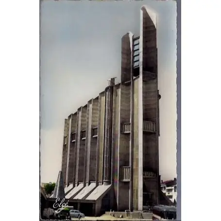 Carte postale 17 - Royan - La nouvelle eglise - Voyage - Dos divise... Artisanat