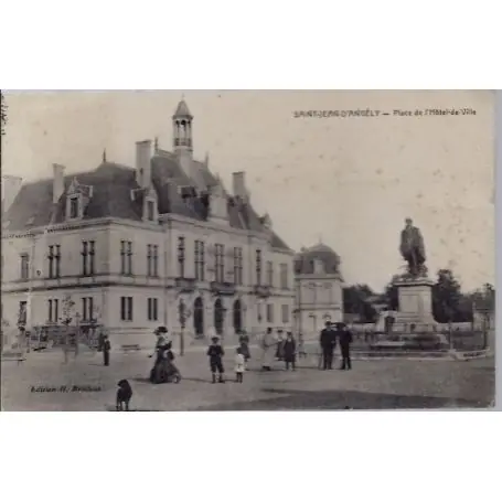 Carte postale 17 - Saint-Jean-d'Angely - Place de l' hotel de ville - Voyage - Dos divise... Achat Immédiat