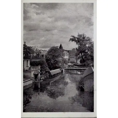 Premium Carte postale 18 - Vierzon - Vue sur l' Yevre et le jardin Public - Voyage - Dos divise...