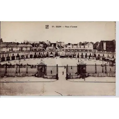 Carte postale 21 - Dijon - Place d'Armes -Non voyage - Dos divise Must-Have