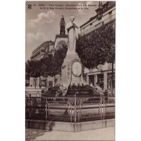 Bon Marché Carte postale 21 - Dijon - Place Grangier - Monument eleve a la memoire de M.et Mme Grangier