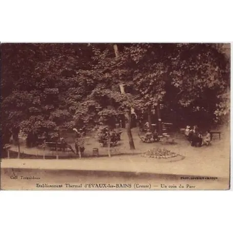 Carte postale 23 - Evaux-les-Bains - Etablissement Thermal d'Evaux-les-Bains - Un coin du pa Vente Flash