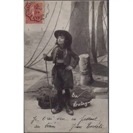 Livraison Mondiale Carte postale 29 - En bretagne - un enfant sur le quai - Voyage - Dos non divise...