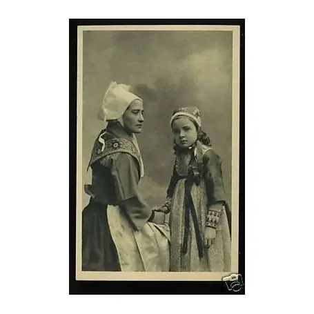 Carte postale 29 - Fillette et Femme de Plougastel-Daoulas Seulement Aujourd’hui
