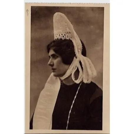 Carte postale 29 - Jeune fille de Pont-L'abbe - Profil de la coiffe - Non voyage - Dos divis Offre Du Jour