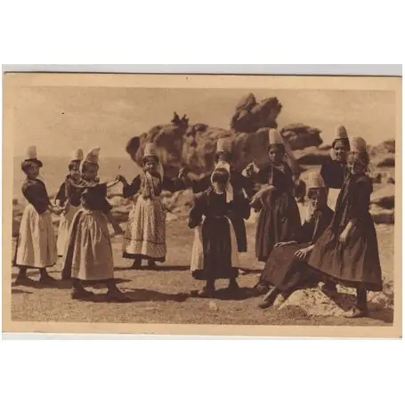Carte postale 29 - Penmarch - Une ronde de petites bigoudenes Acheter En Ligne