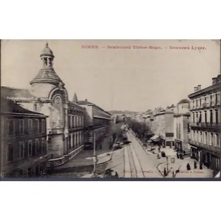 Carte postale 30 - Nimes - Boulevard Victor-Hugo - Nouveau lycee - Non voyage - Dos divis... Promotion
