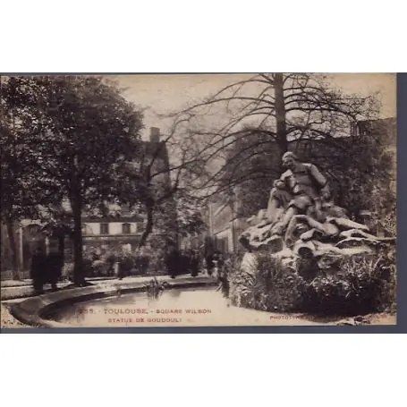 Carte postale 31 - Toulouse - Square Wilson - Statue de Goudouli - Non voyage - Dos divis... Nouvelle Collection
