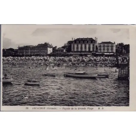 Carte postale 33 - Arcachon - Facade de la grande plage - Non voyage - Dos divise... Offre Limitée