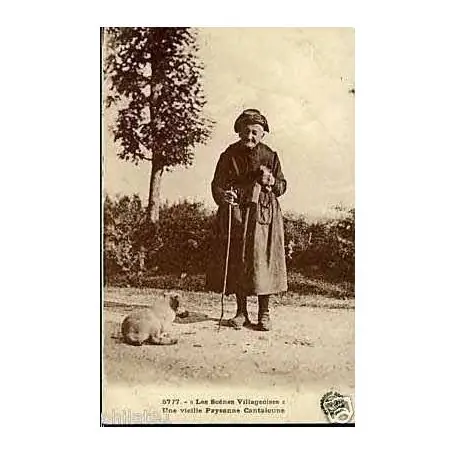 Produit De Marque Carte postale 43 - Une vieille paysanne Cantaloune et son chien