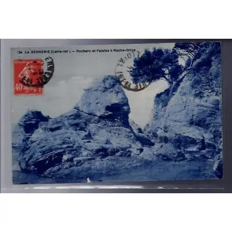 Carte postale 44 - La Bernerie - Rochers et falaise a Roche-Grise - Voyage - Dos divise... Gros Lot