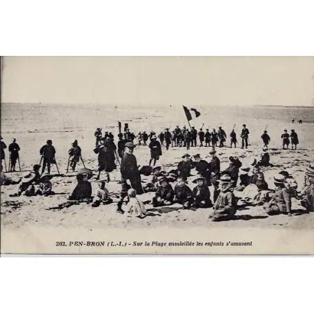 Carte postale 44 - Pen-Bron - Sur la plage ensoleillee les enfants s'amusent - Voyage - Dos Commander Maintenant