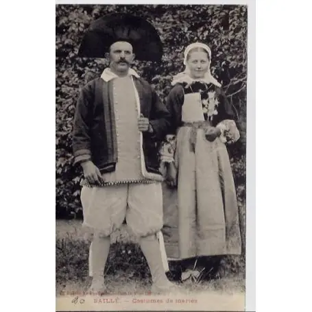 Retour Gratuit Carte postale 44 - Saille - Costumes de maries - Non voyage - Dos divise