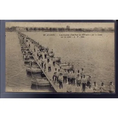 Retour Gratuit Carte postale 49 - Angers - construction d'un pont de 800 metres par le Gense sur la Loir...