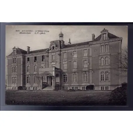 Carte postale 49 - Angers - L' Hotel-Dieu Monteclair - Non voyage - Dos divise... Remise