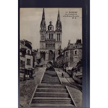 Carte postale 49 - Angers - La cathedrale et le nouvel escalier - Voyage - Dos divise... Must-Have