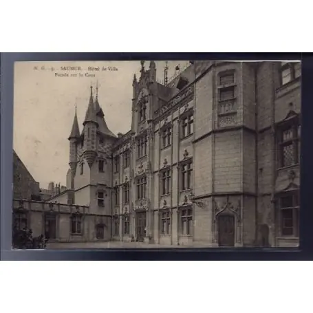 Carte postale 49 - Saumur - Hotel de Ville - Facade sur la Cour - Voyage - Dos divise... Exclusif