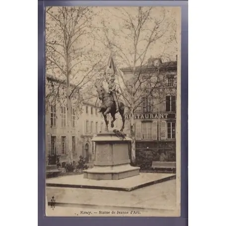 Carte postale 54 - Nancy - Statue de Jeanne d' Arc - Non voyage - Dos non divise Prix Cassé