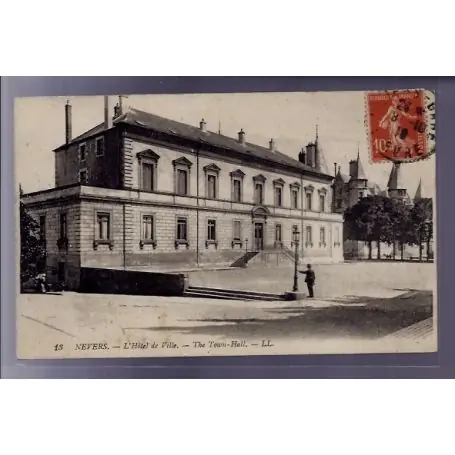 Carte postale 58 - Nevers - L' Hotel de Ville - The Town-Hall - Voyage - Dos divise Garantie Incluse