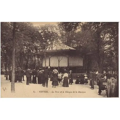 Carte postale 58 - Nevers - Le parc et le kiosque de la musique Quantité Limitée